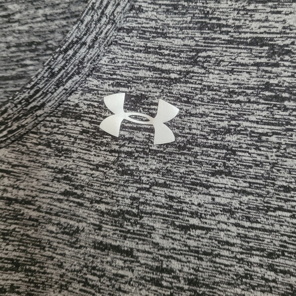 Ladies Under Armour Shirt - small - Picture 2 of 4